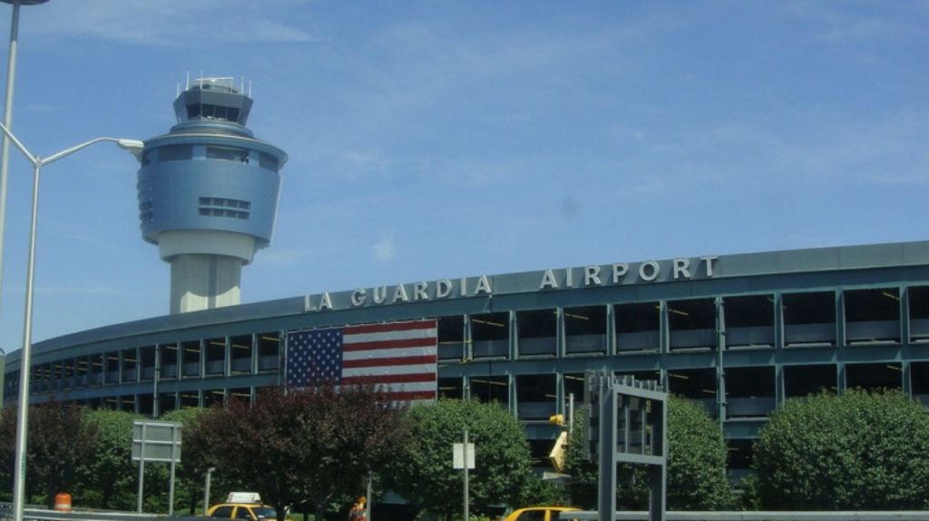  Suspende los vuelos con destino al aeropuerto La Guardia de Nueva York 