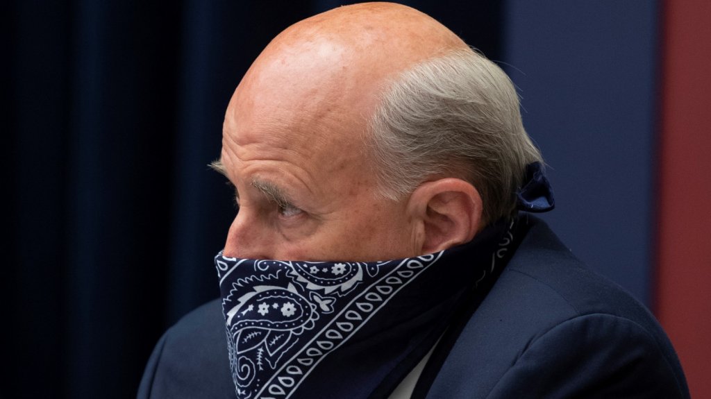  Congresista de EE.UU. que se negaba a usar m&aacute;scara da positivo a COVID-19 