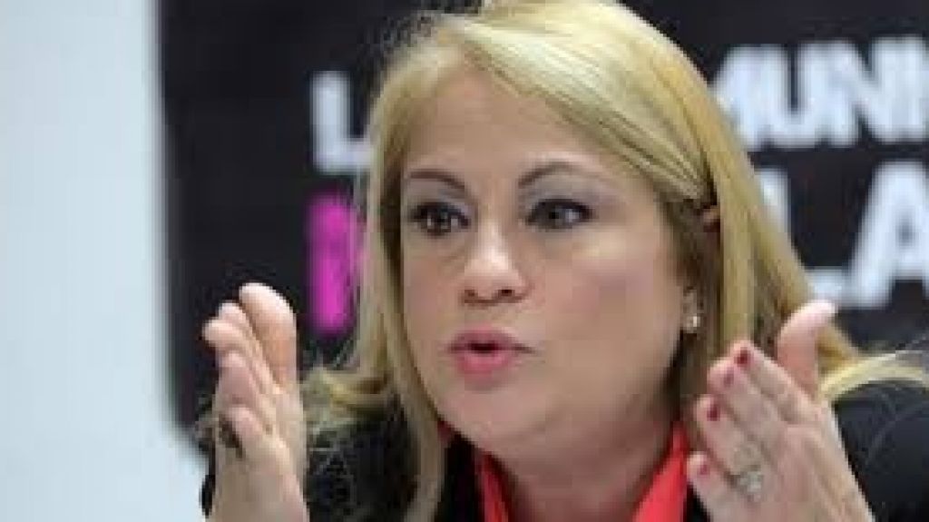  Departamento de Justicia radica cargos contra presidenta de agencia de viaje por supuesta apropiación ilegal y fraude 