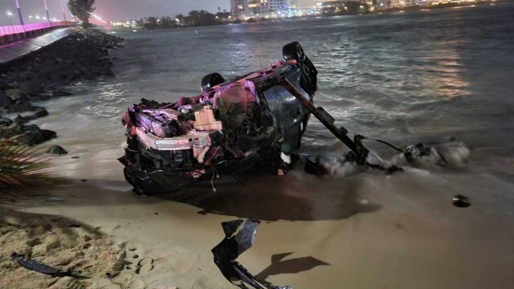  Video: Conductor de veh&iacute;culo se lleva todo lo que encuentra por el medio y termina volcado un &ldquo;playita&rdquo; de Condado 