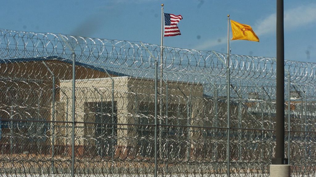  Atacan en la c&aacute;rcel a l&iacute;der miliciano que deten&iacute;a migrantes en Nuevo M&eacute;xico 