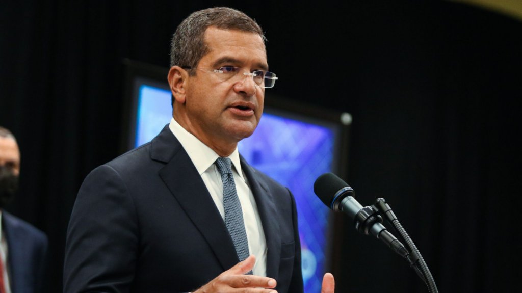  Gobernador anuncia inicio del pago de carrera magisterial en Departamento de Educaci&oacute;n 