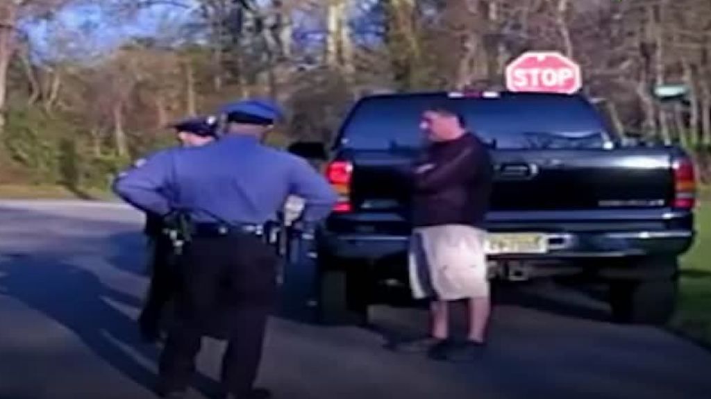  Video: polic&iacute;as arrestan a su teniente &ldquo;Borracho&rdquo; 