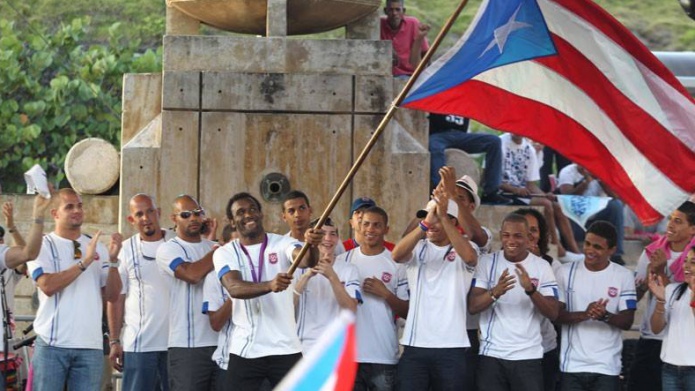 GOBERNADOR ENTREGA BANDERA DE PR A DELEGACIÃN BORICUA DE LOS JUEGOS CENTROAMERICANOS Y DEL CARIBE 2014 