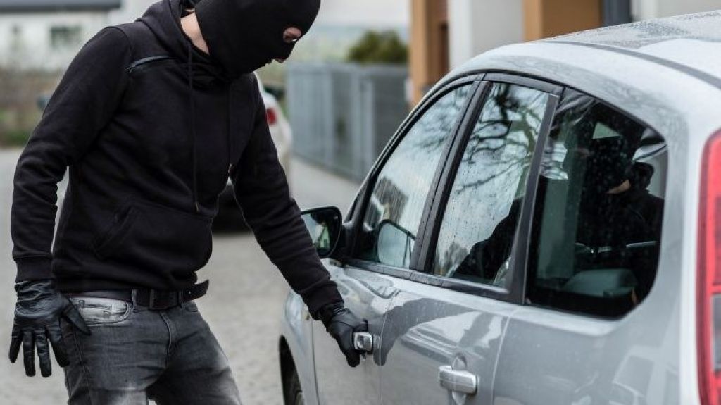  Se reporta hurto de varios carros en San Juan 