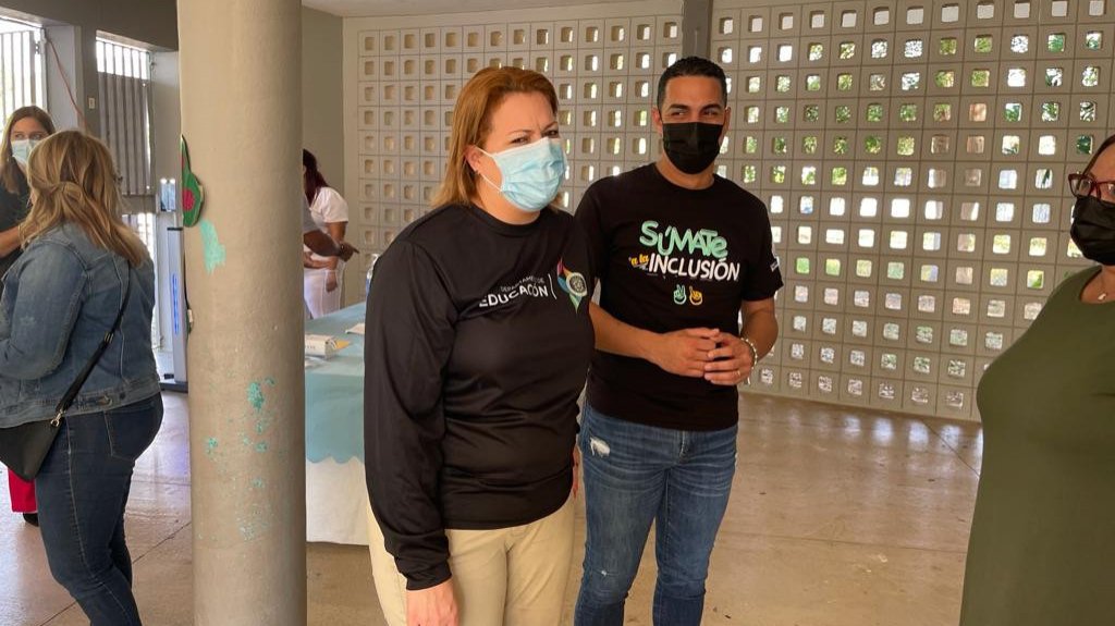  Senador Torres Berrios inspecciona escuelas junto a la designada de Educación Elba Aponte Santos 