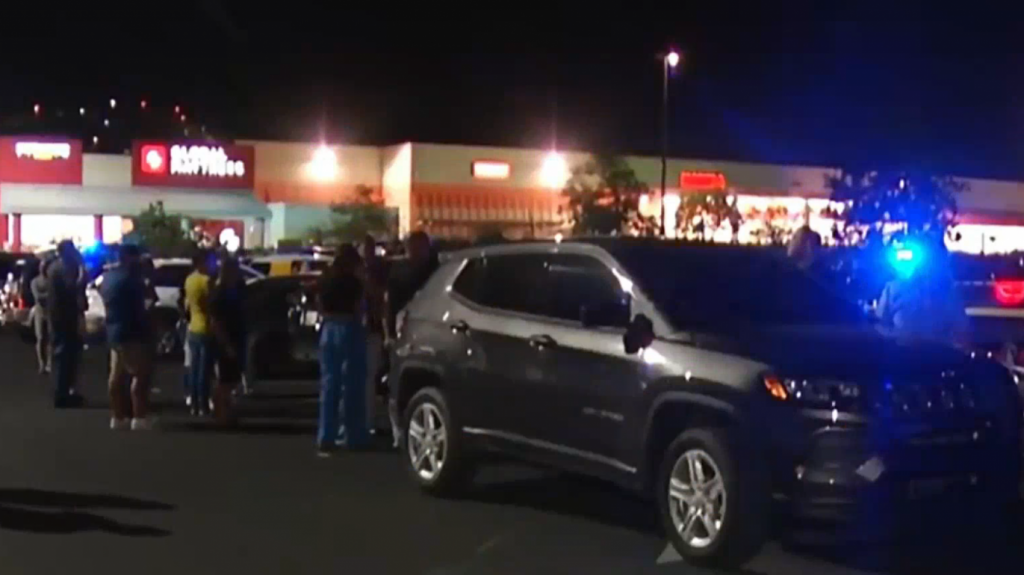  Video: Identifican a joven asesinado en estacionamiento de centro comercial de Ponce 