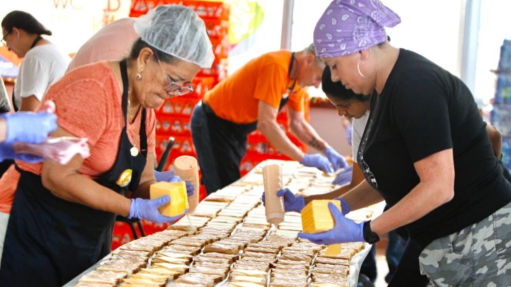  A m&aacute;s de una semana de terremoto, Ponce suma casi un millar de refugiados solo en su refugio principal y 1,450 que pernoctan en espacios abiertos 