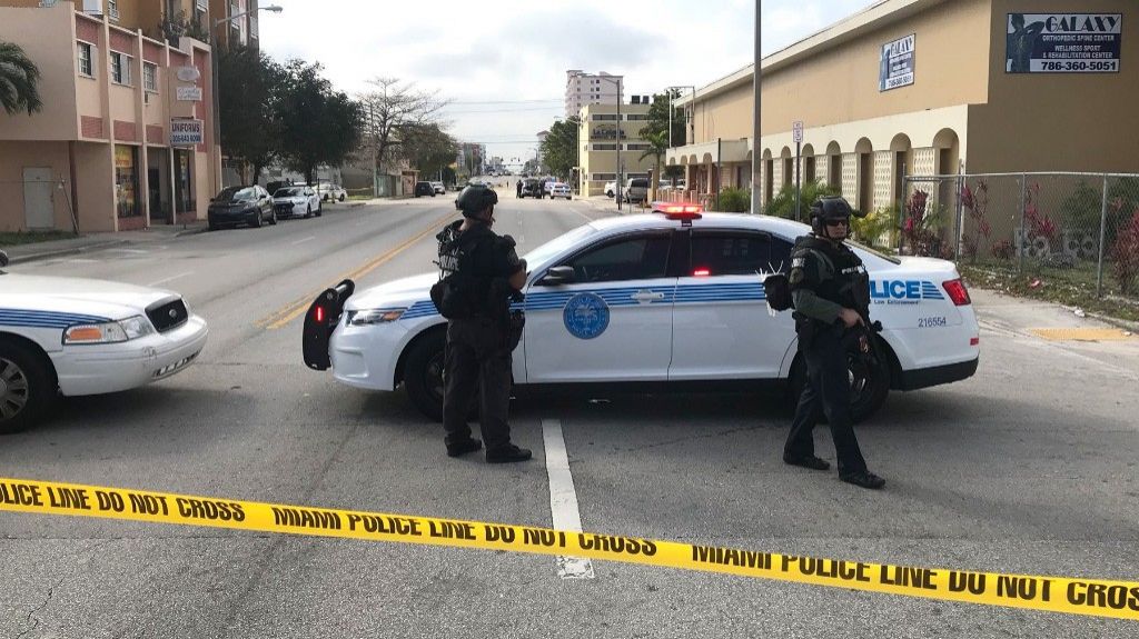  Reportan una toma de rehenes en un club de Miami 