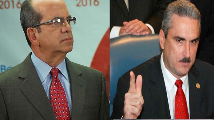 Exgobernador Acevedo VilÃ¡ la emprende contra Rivera Schatz por "homofÃ³bico"