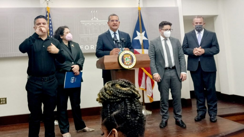  Gobernador discute apoyo a peque&ntilde;os negocios con administradora de SBA 