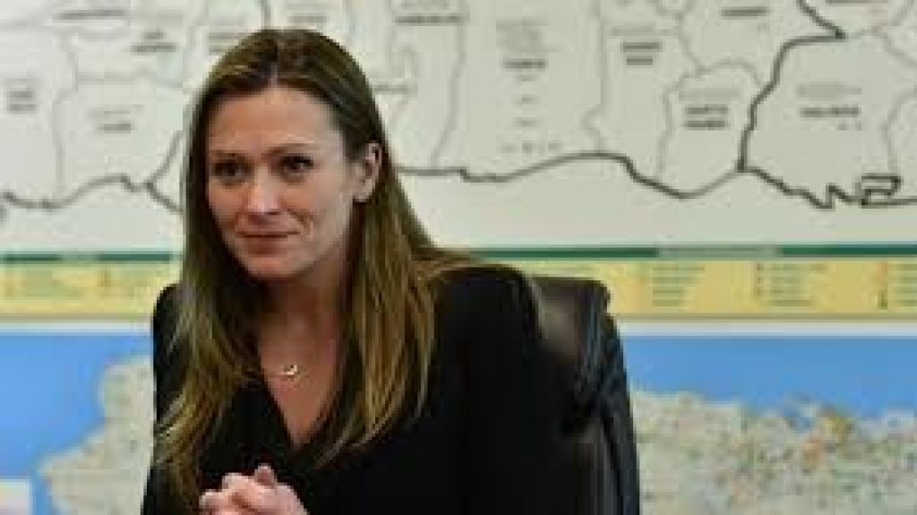  Departamento de Educaci&oacute;n se prepara para racionamiento en pueblos del oeste 