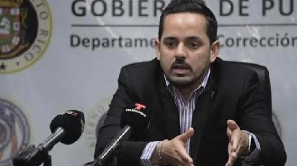  Rol&oacute;n dice que no ganar&aacute; m&aacute;s de los 106,666 d&oacute;lares anuales que ya devenga en Correcci&oacute;n 