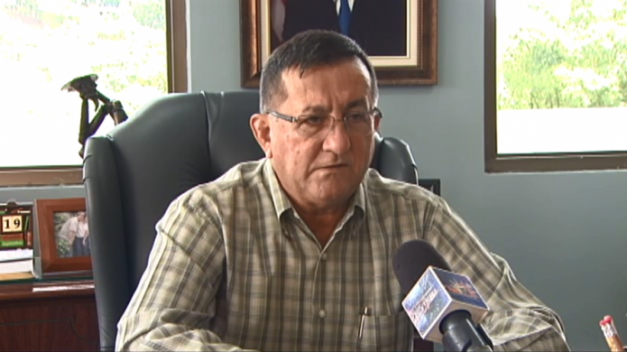 Alcalde de Lares informa que cientos de cadÃ¡veres del cementerio se hallan esparcidos