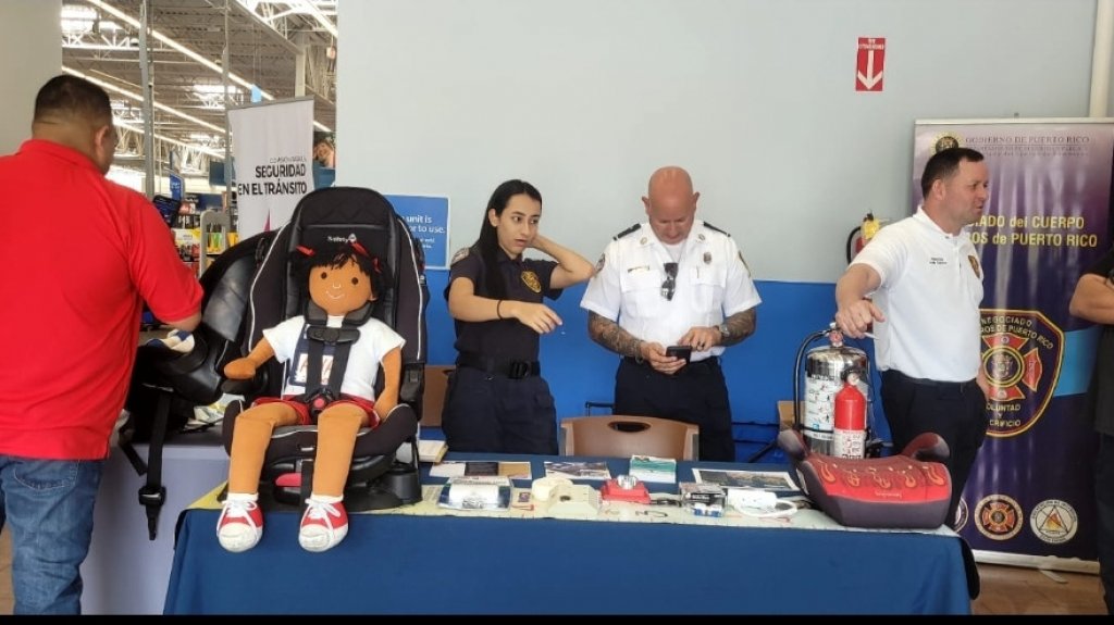  Feria de Seguridad se Realiza en Barceloneta con la Participación de Varias Agencias del Gobierno 