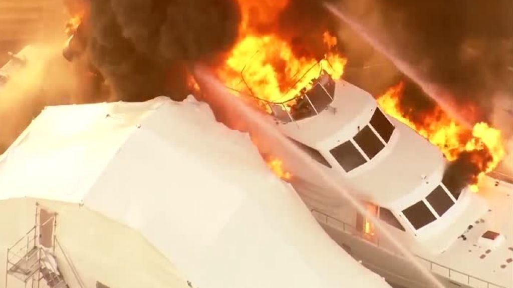  En video incendio de lujoso yate en Miami esta ma&ntilde;ana 