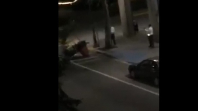 Video: Hace de las "Suyas" adicto discapacitado de Santurce, es captado mientras causaba daÃ±os a la propiedad 