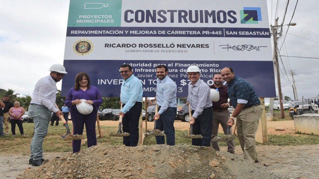  Gobernador supervisa proyectos en desarrollo en San Sebasti&aacute;n 