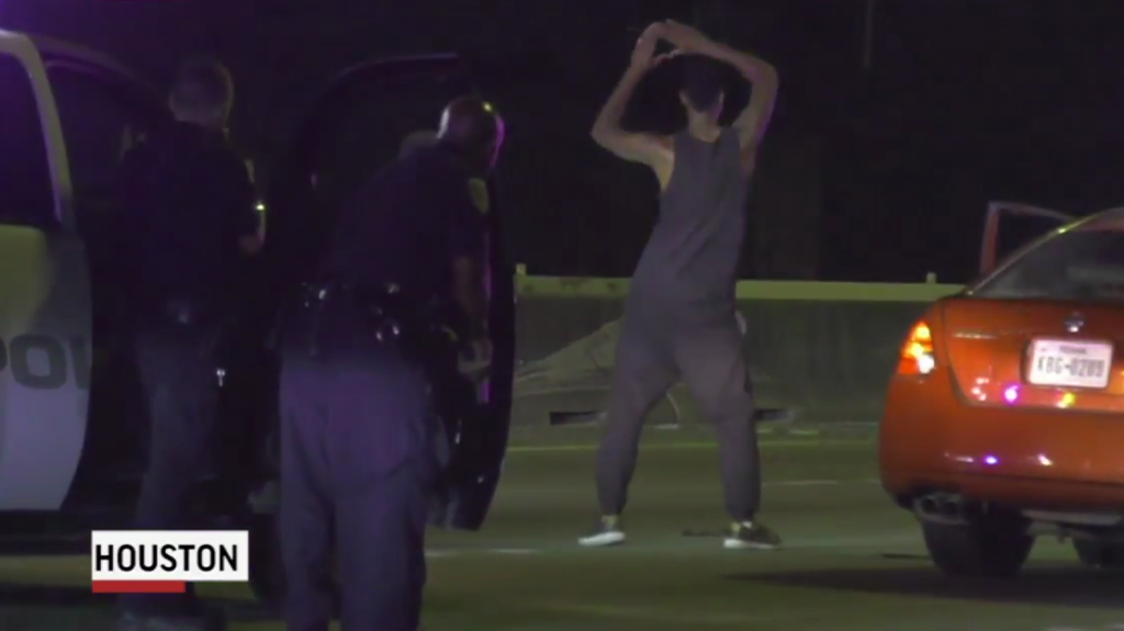 Video: Sospechoso baila para policÃ­as antes de ser detenido