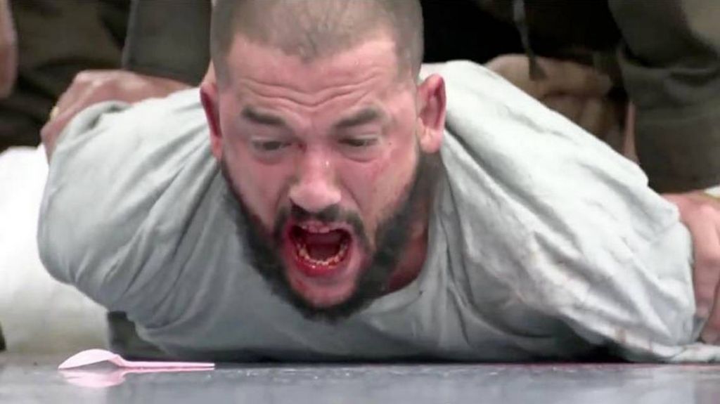  Golpe&oacute; a agentes y amenaz&oacute; con volar el aeropuerto de Miami. Su momento de ira le saldr&aacute; caro 