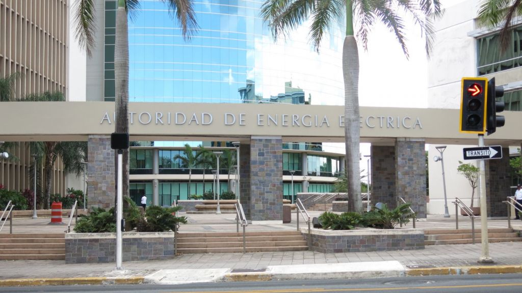  La AEE&nbsp;env&iacute;a borrador a alcaldes para acordar levantar electricidad 