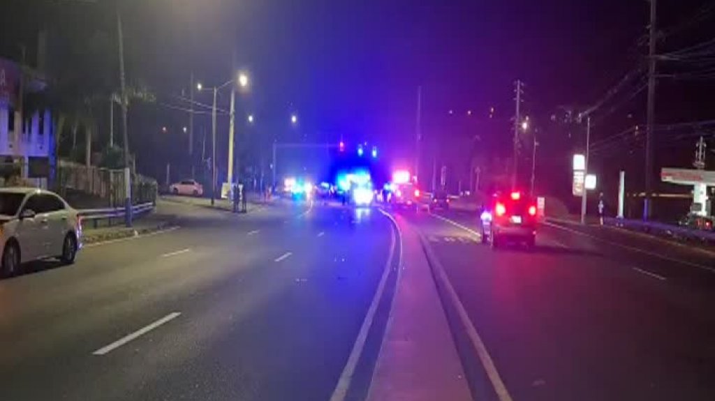  Video: Muere peat&oacute;n impactado por una conductora en la carretera numero uno 