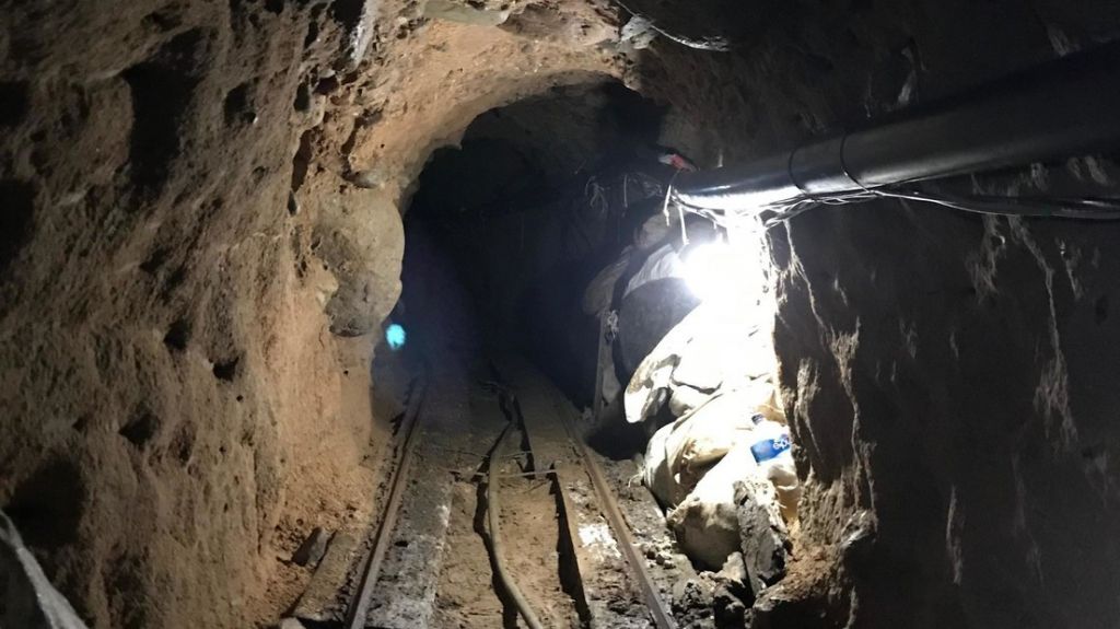  FOTOS: Hallan un t&uacute;nel con drogas por valor de 29 millones de d&oacute;lares en la frontera de EE.UU. y M&eacute;xico 