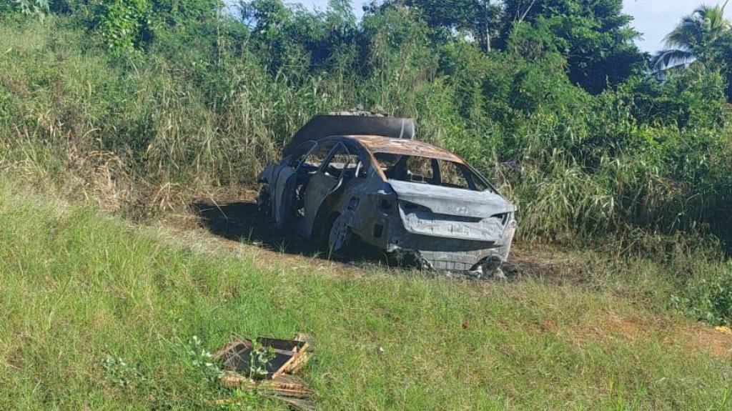  En Arecibo le prende fuego a un veh&iacute;culo robado en Caguas 