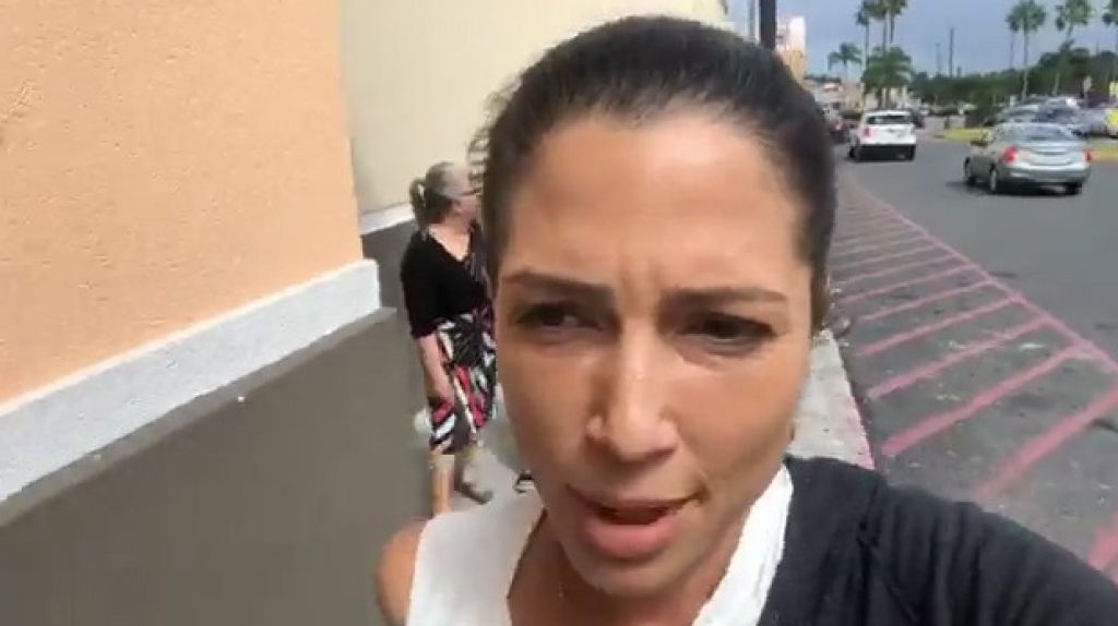  Alexandra L&uacute;garo publica un &ldquo;Live&rdquo; criticando escolta policiaca sin darse cuenta de que era un adiestramiento 