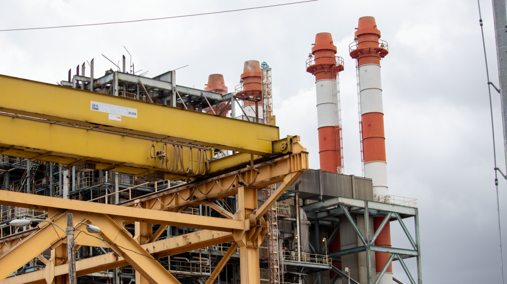  Un monopolio natural que debe estar en manos del Estado para proteger lo mejores intereses del pa&iacute;s (an&aacute;lisis) 