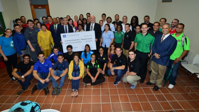 Otorgan donativos al Recinto de MayagÃ¼ez
