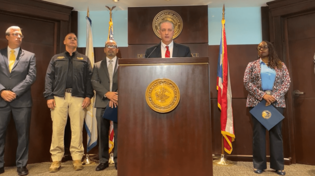  Federales arrestan a 23 miembros de una banda violenta de Tr&aacute;fico de Drogas y Armas de Fuego en Yauco 