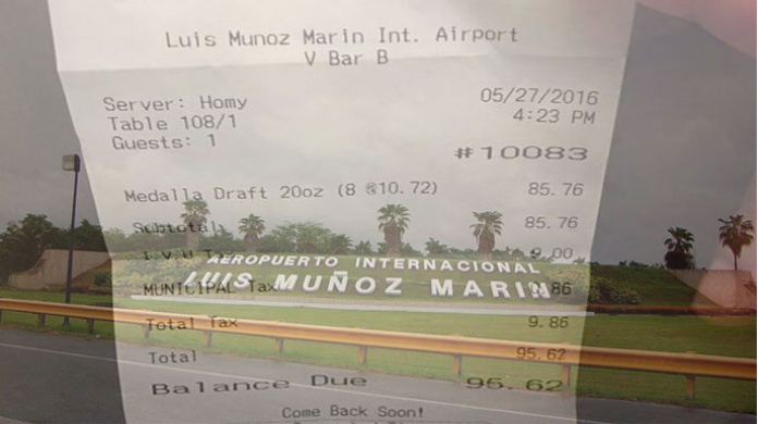 Sale caro darse una "Medalla"en el aereopuerto Luis MuÃ±oz MarÃ­n 
