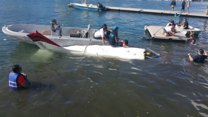 Fotos: Rescatan todos los pasajeros de avioneta que se estrellÃ³ en San Juan 