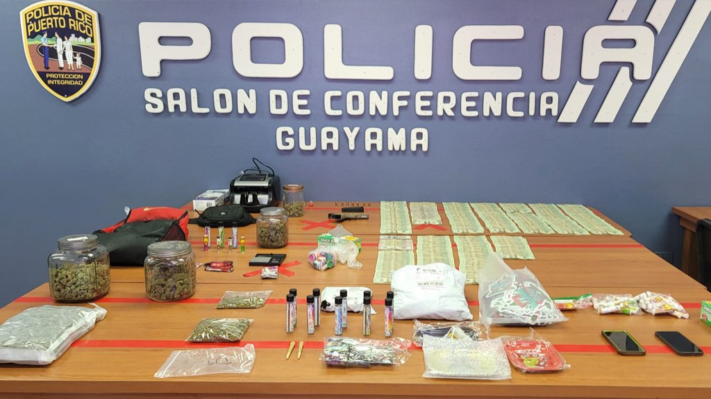  Ocupan arma, drogas y dinero durante allanamiento en Guayama 