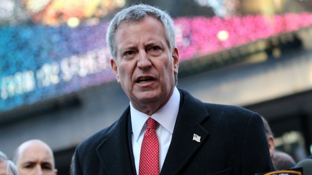  M&aacute;s de 80.000 personas firman petici&oacute;n para destituir a alcalde de Nueva York 