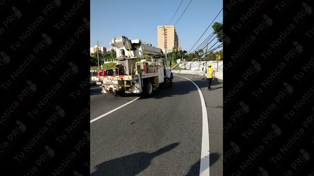  Para largo reparaci&oacute;n servicio el&eacute;ctrico tras accidente en la Mart&iacute;nez Nadal 