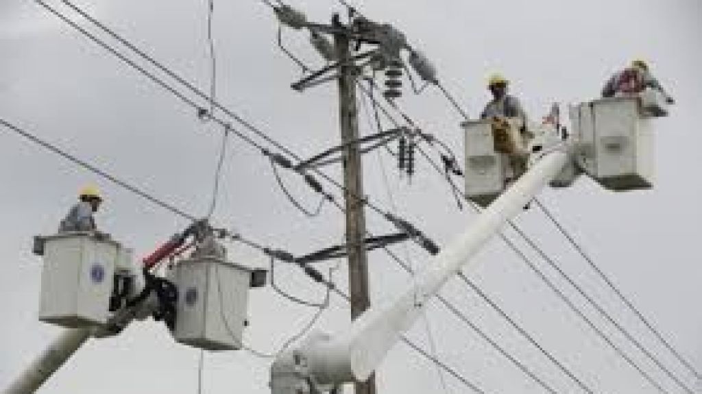  Cinco empresas interesadas en APP sistema de transmisi&oacute;n y distribuci&oacute;n AEE, seg&uacute;n el gobernador 