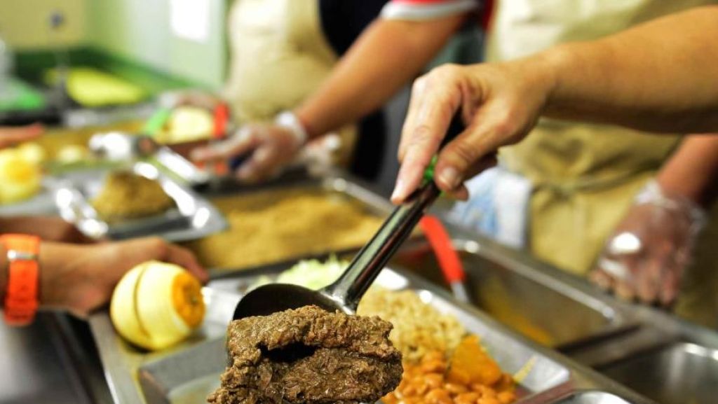  Nueve empleadas de comedores escolares arrojan positivo en pruebas de Covid-19 