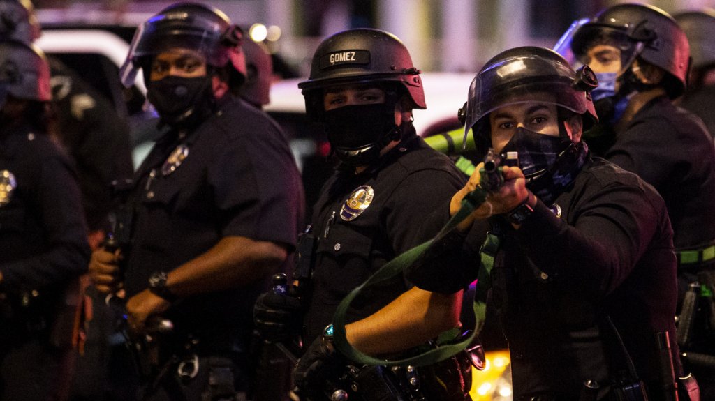  Sindicato de polic&iacute;a de Los &Aacute;ngeles inicia campa&ntilde;a contra recortes y despidos 