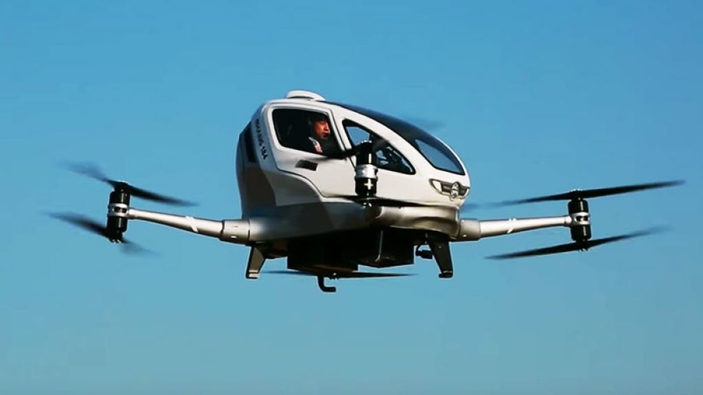  VIDEO: El "taxi volador" chino alza vuelo con sus primeros pasajeros a bordo 