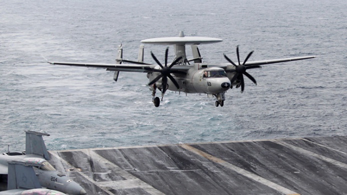 Video: Pilotos evitan tragedia en un portaaviones de EE.UU.