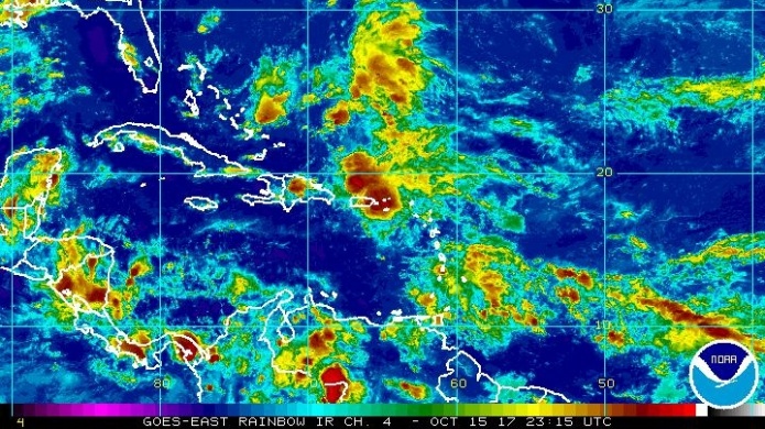 Fuertes lluvias y alertas de inundaciones tras el paso de onda activa