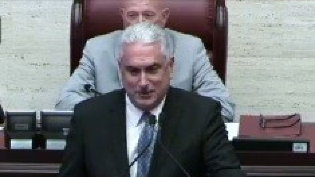  Senado tambi&eacute;n ir&aacute; por encima veto del gobernador a l&iacute;mites al aborto 