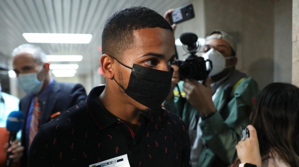  Verdejo no responde a preguntas de la Polic&iacute;a en el caso de la desaparici&oacute;n de una joven que, seg&uacute;n la familia, ten&iacute;a una relaci&oacute;n con el boxeador 