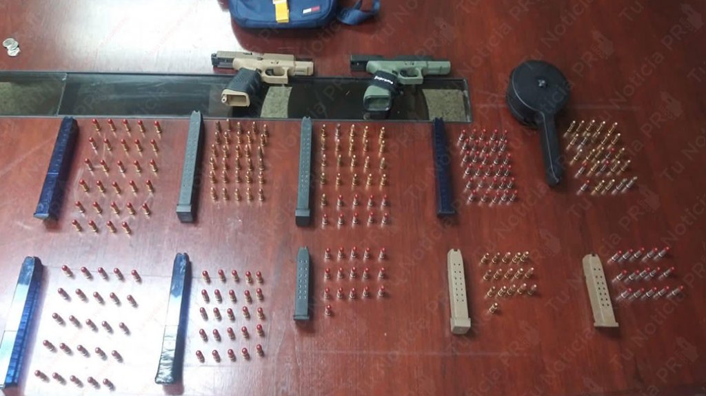  Polic&iacute;a ocupa dos pistolas en un veh&iacute;culo que dejaron abandonado en Rio Piedras 