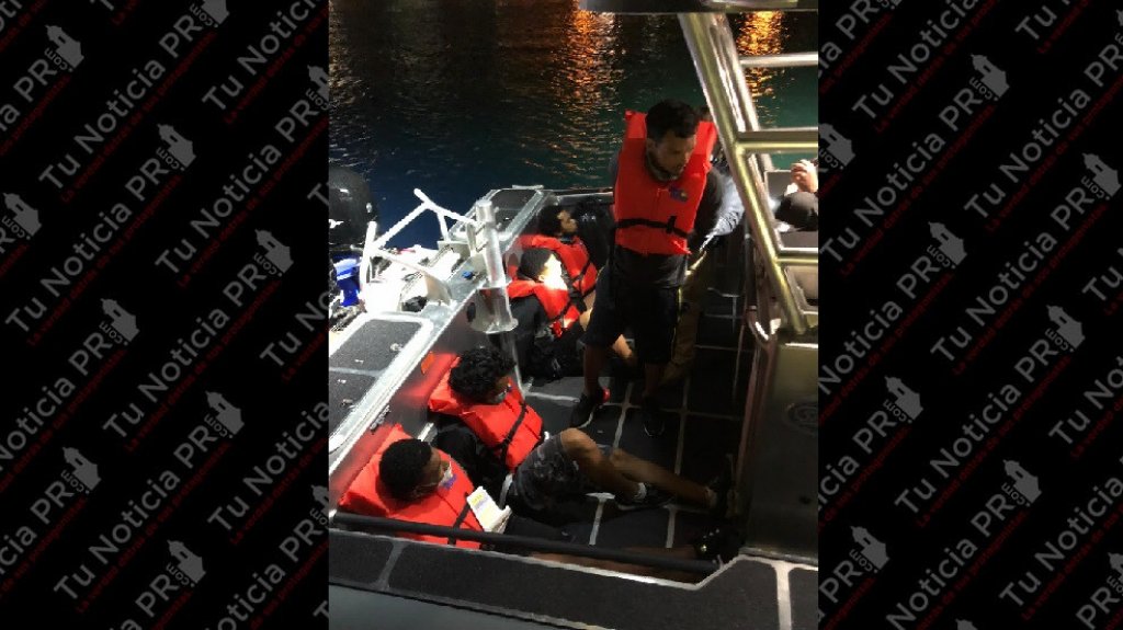  Intervienen con embarcaci&oacute;n con 13 personas indocumentadas en Aguadilla 
