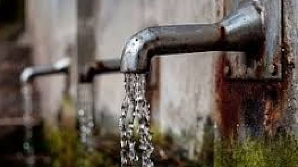  Se avecina proyecto de agua para familias del Camino Castro Castresana en Can&oacute;vanas 