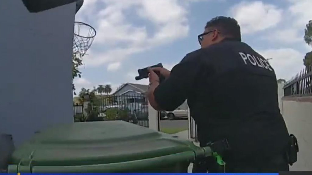  VIDEO: Polic&iacute;as de Los &Aacute;ngeles matan a joven que ten&iacute;a un rifle de juguete 