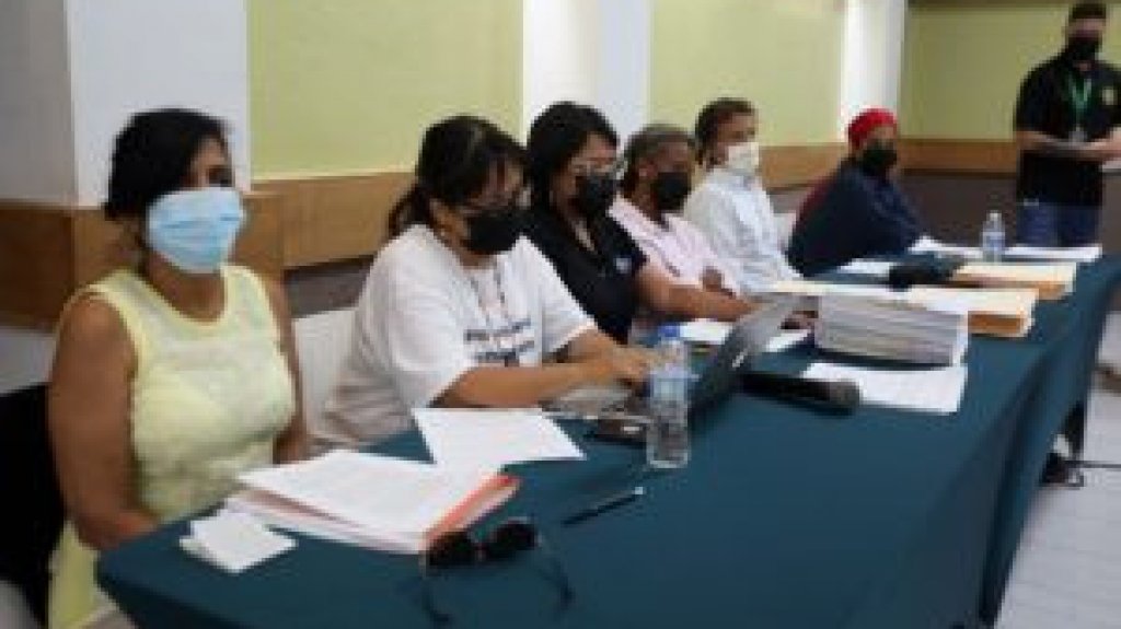  Legisladores escuchan reclamos de las comunidades viequenses en sesi&oacute;n comunitaria 